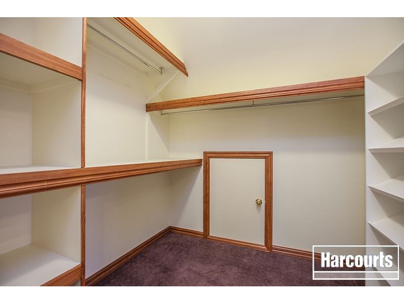 16 Ash Crescent, Pakenham VIC 3810