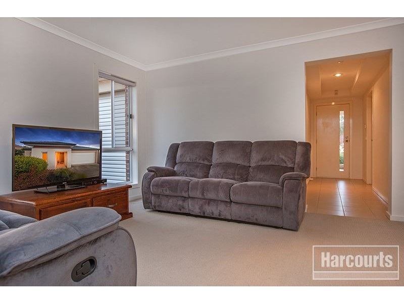 37 Manna Gum Drive, Pakenham VIC 3810