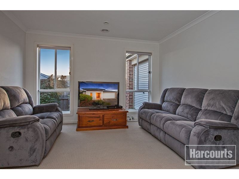 37 Manna Gum Drive, Pakenham VIC 3810