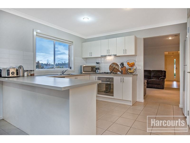 37 Manna Gum Drive, Pakenham VIC 3810