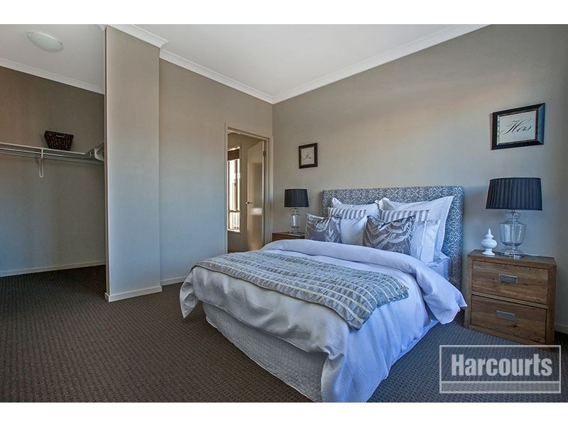 5 Edgeware Close, Pakenham VIC 3810
