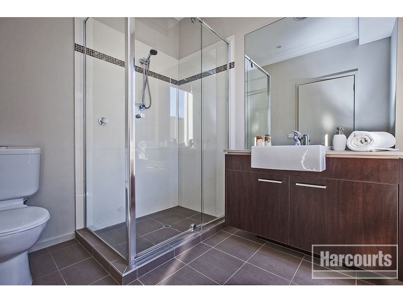 5 Edgeware Close, Pakenham VIC 3810