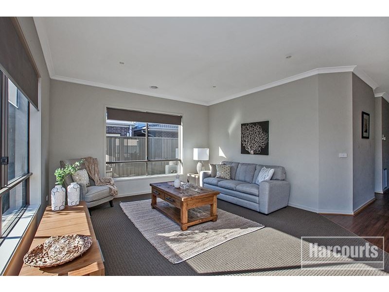 5 Edgeware Close, Pakenham VIC 3810