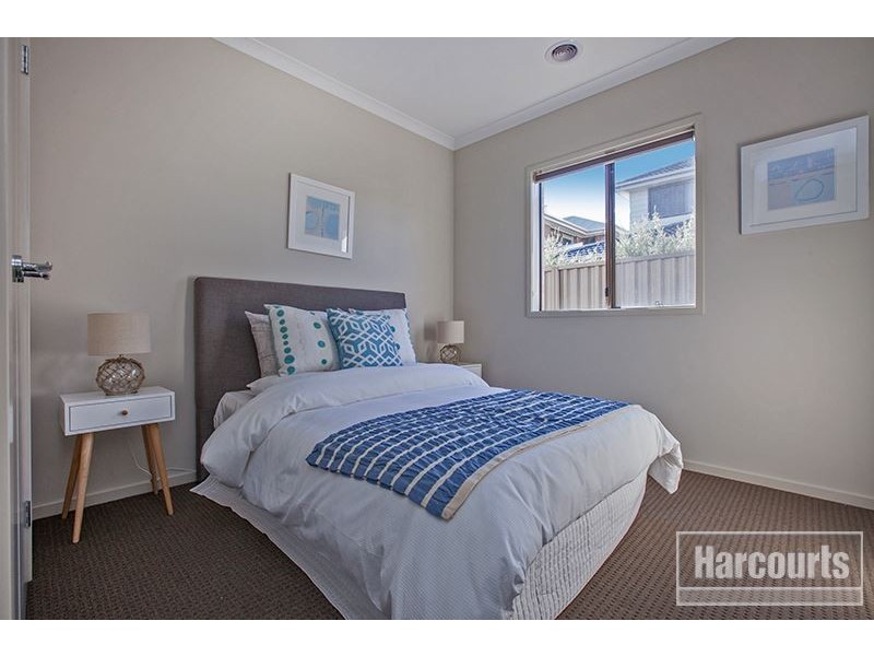 5 Edgeware Close, Pakenham VIC 3810