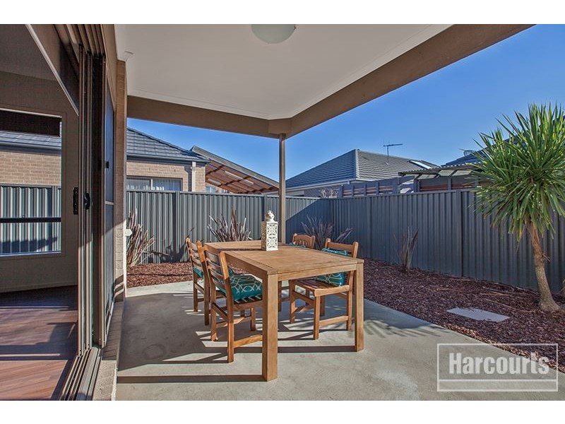 5 Edgeware Close, Pakenham VIC 3810