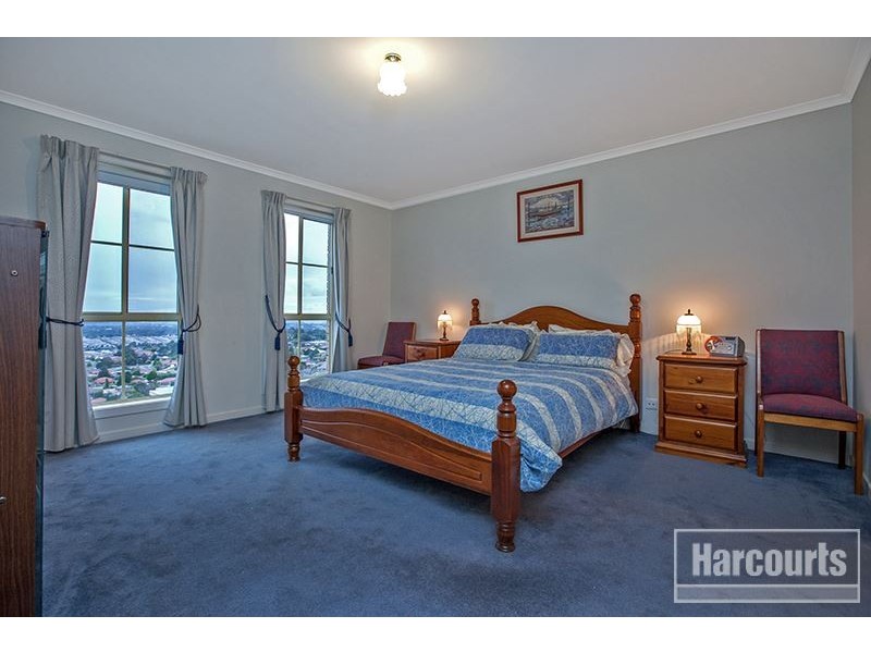 12 Eddie Barron Terrace, Pakenham VIC 3810