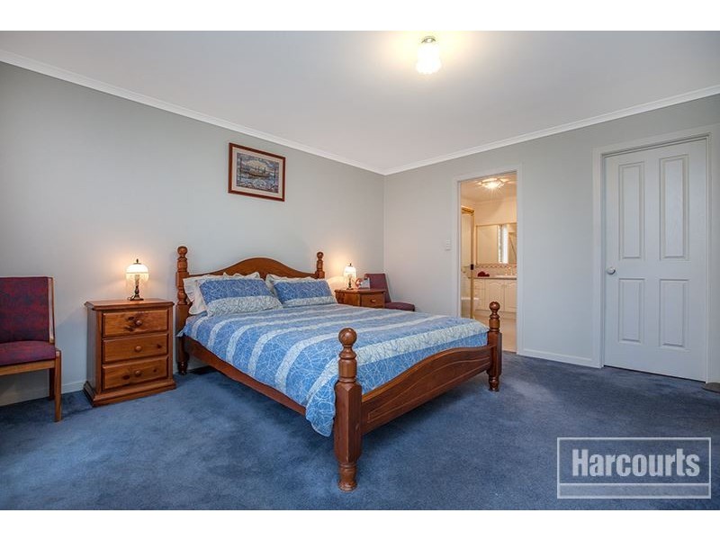 12 Eddie Barron Terrace, Pakenham VIC 3810