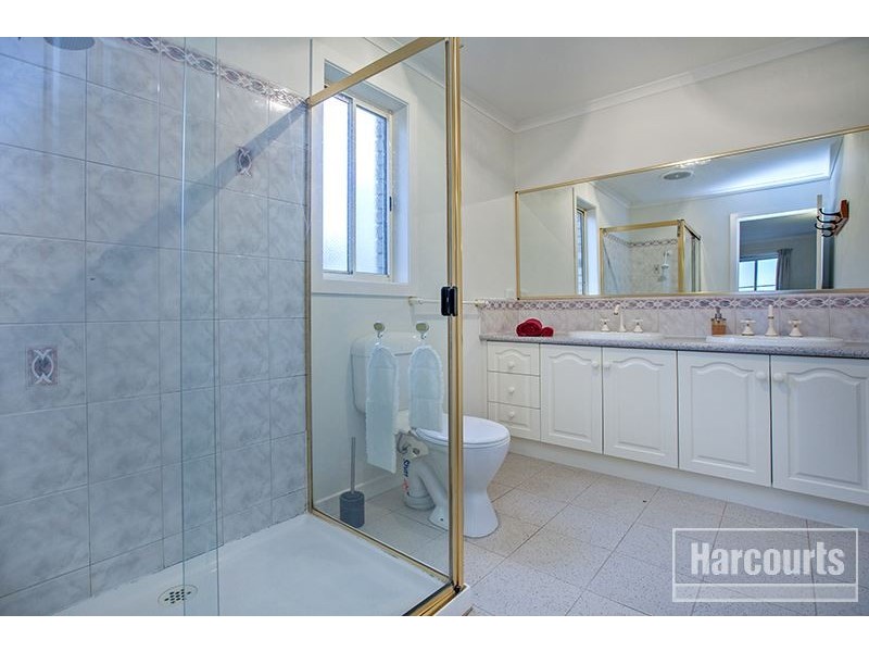 12 Eddie Barron Terrace, Pakenham VIC 3810