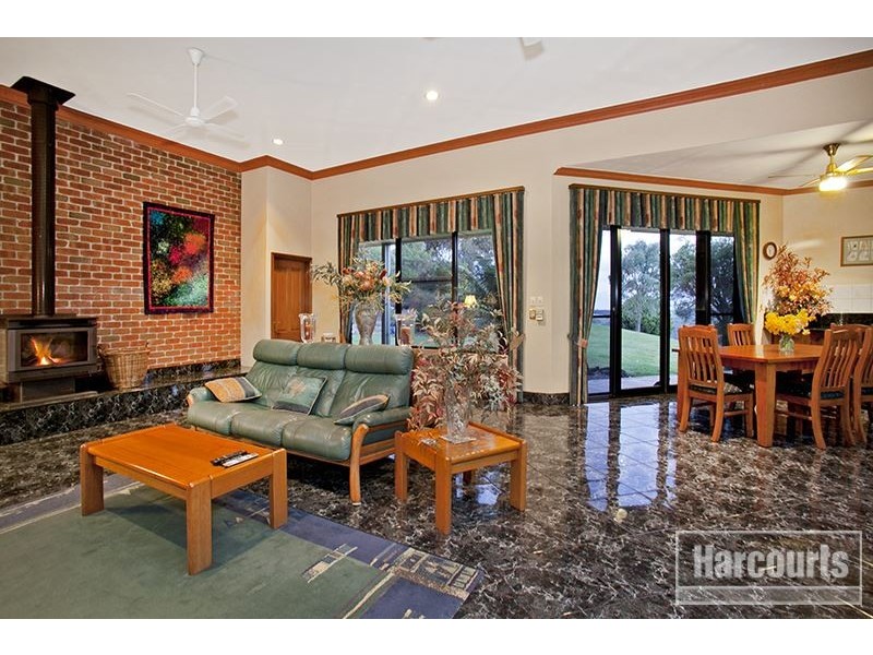 105 Mann Road, Pakenham Upper VIC 3810