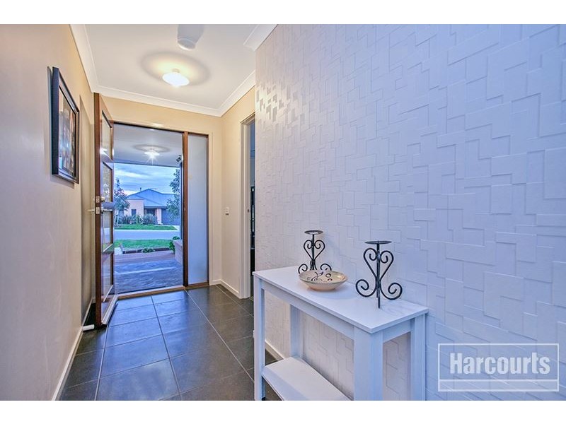6 Embling Street, Pakenham VIC 3810
