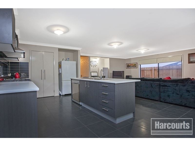 6 Embling Street, Pakenham VIC 3810