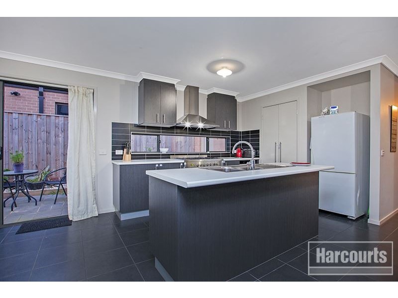 6 Embling Street, Pakenham VIC 3810