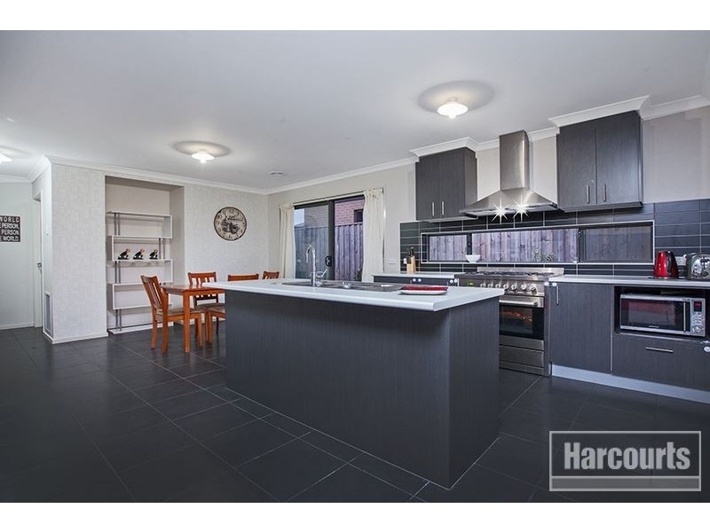 6 Embling Street, Pakenham VIC 3810