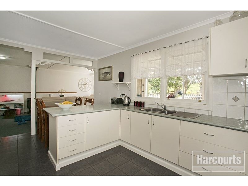 6 Warren Road, Nar Nar Goon North VIC 3812