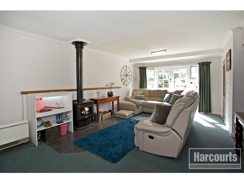 6 Warren Road, Nar Nar Goon North VIC 3812