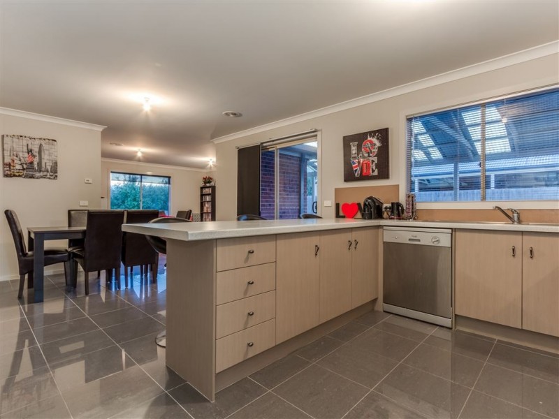 47 Ebony Drive, Pakenham VIC 3810