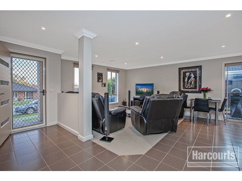 1/101 Ebony Drive, Pakenham VIC 3810