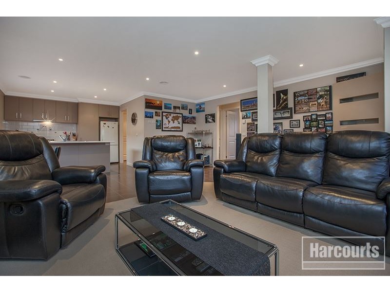 1/101 Ebony Drive, Pakenham VIC 3810