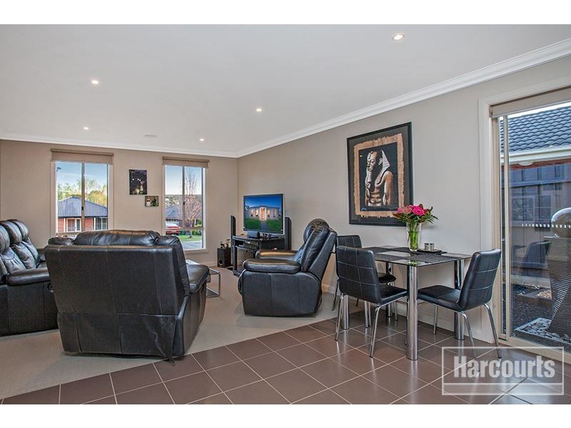 1/101 Ebony Drive, Pakenham VIC 3810