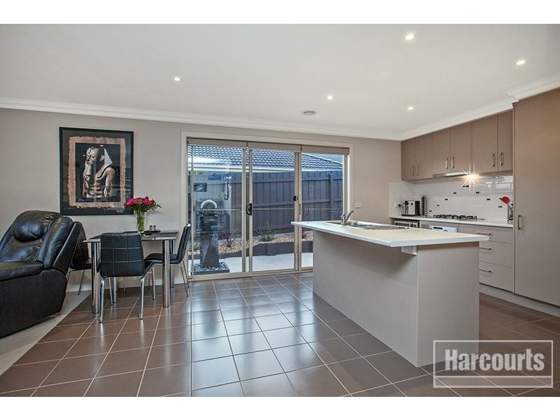 1/101 Ebony Drive, Pakenham VIC 3810