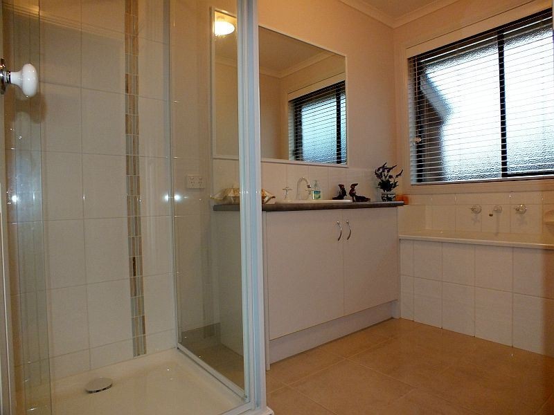 23 Ayesha Rise, Pakenham VIC 3810