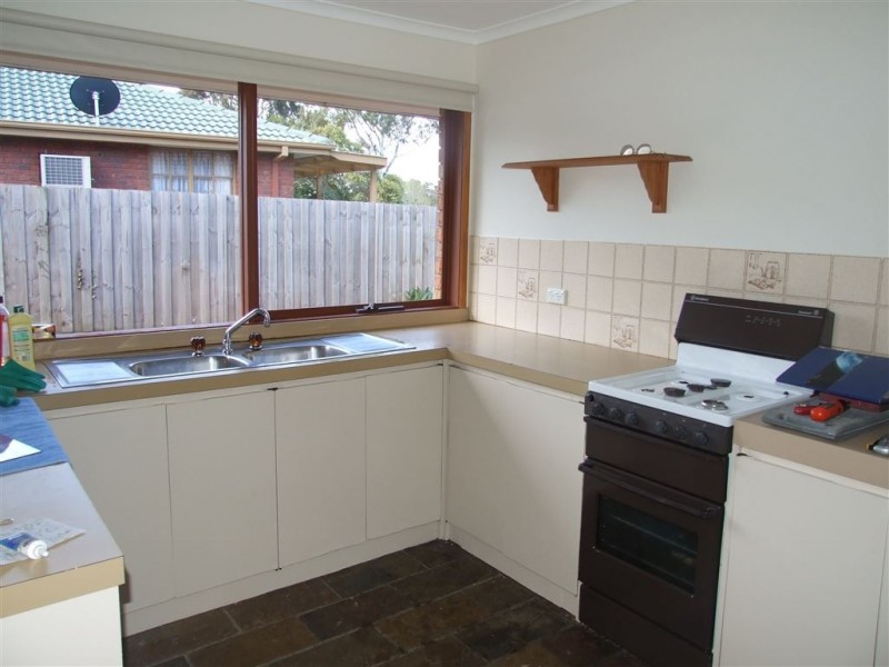 35 Ahern Road, Pakenham VIC 3810