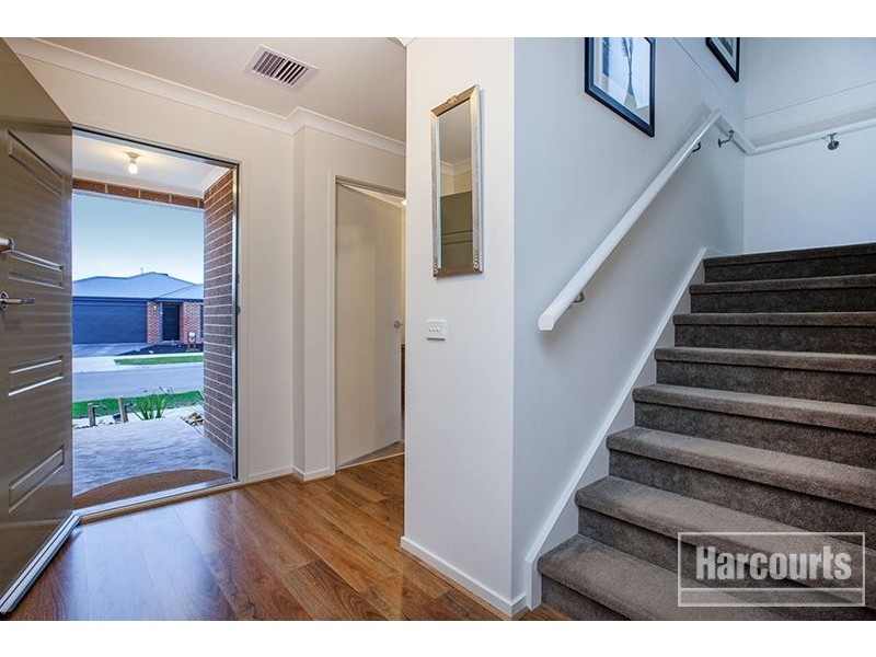 6 Bevington Crescent, Officer VIC 3809