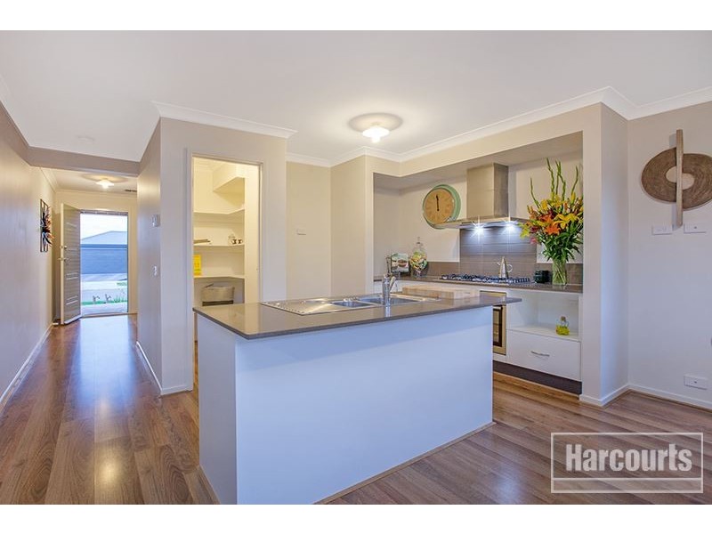 6 Bevington Crescent, Officer VIC 3809