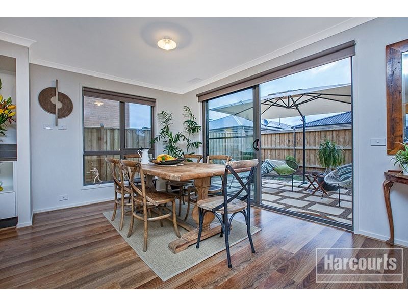 6 Bevington Crescent, Officer VIC 3809