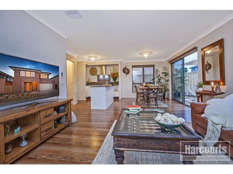 6 Bevington Crescent, Officer VIC 3809