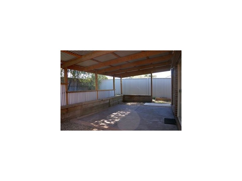 32 St Leonard Way, Pakenham VIC 3810