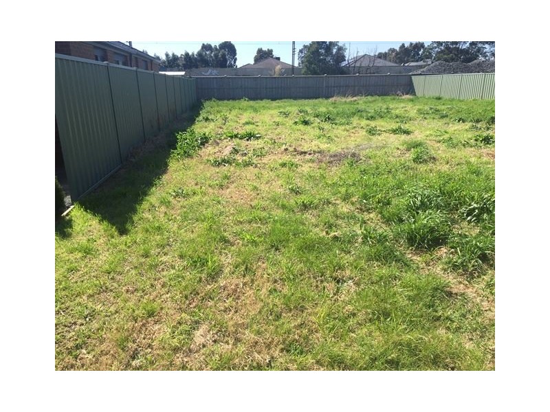 29 Edmund Street, Pakenham VIC 3810