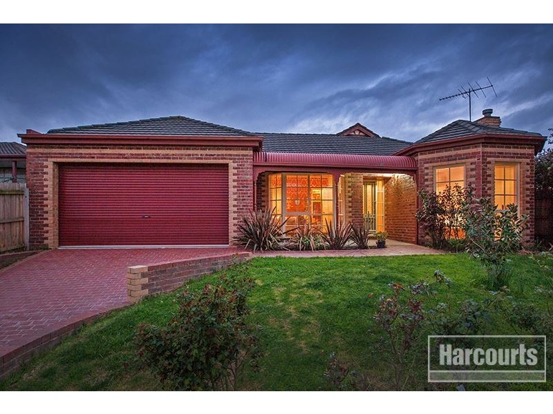 5 Inverness Close, Pakenham VIC 3810