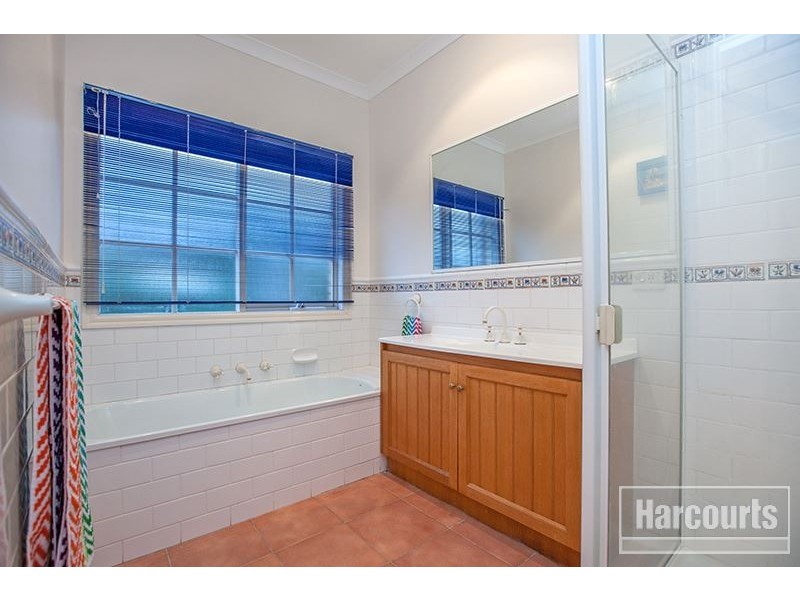 5 Inverness Close, Pakenham VIC 3810