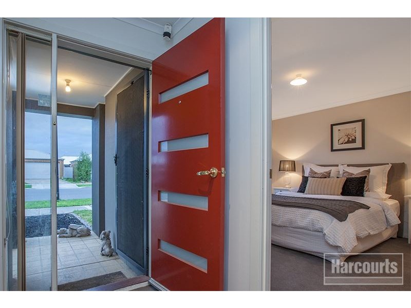 17 Orchard Valley Avenue, Pakenham VIC 3810