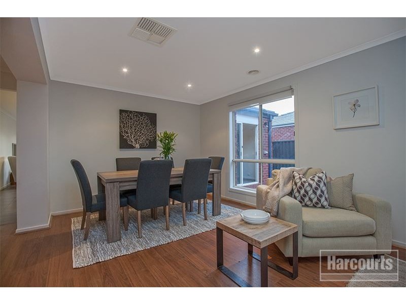 17 Orchard Valley Avenue, Pakenham VIC 3810