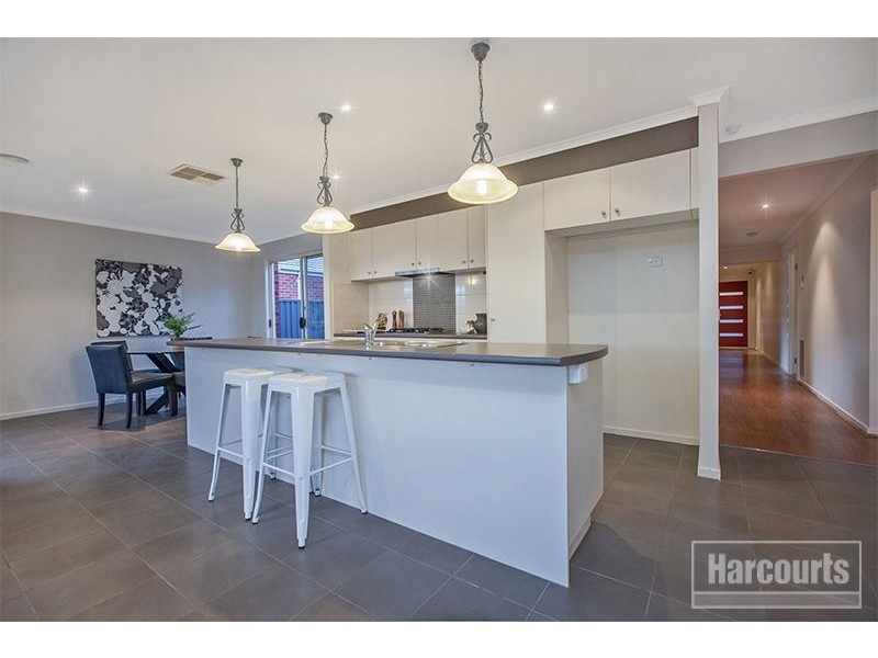 17 Orchard Valley Avenue, Pakenham VIC 3810