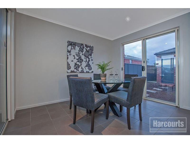 17 Orchard Valley Avenue, Pakenham VIC 3810
