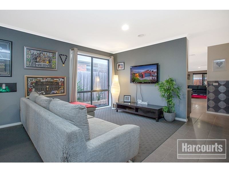 16 Grand Central Boulevard, Pakenham VIC 3810