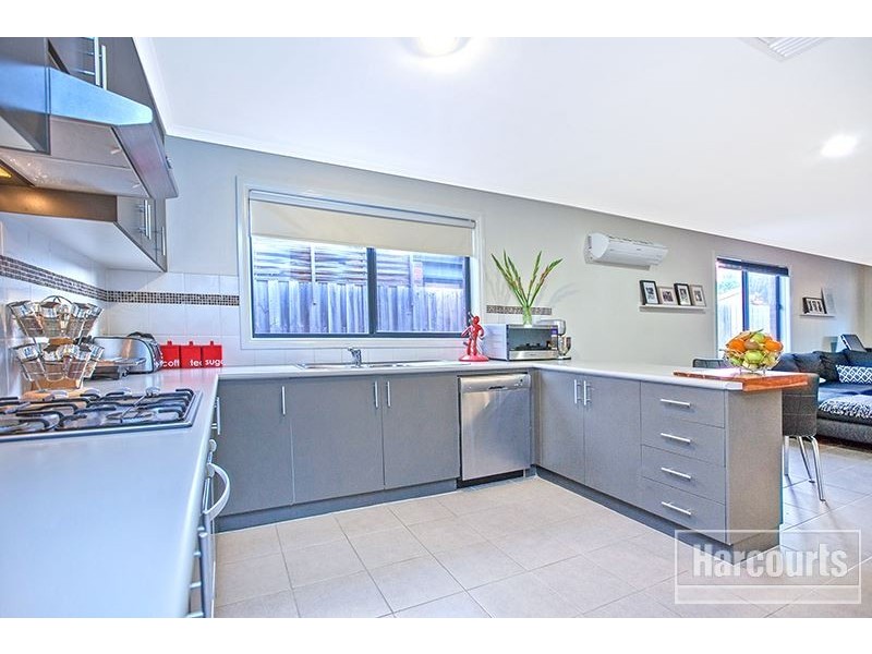 16 Grand Central Boulevard, Pakenham VIC 3810
