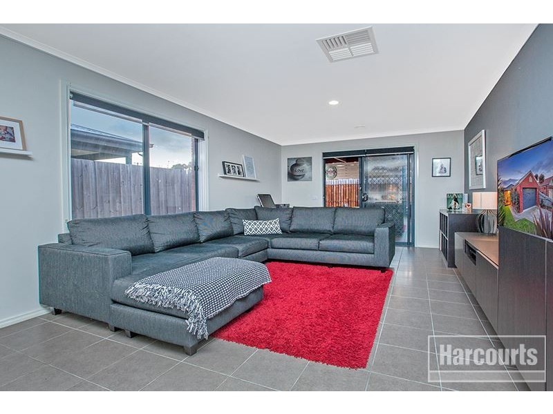 16 Grand Central Boulevard, Pakenham VIC 3810