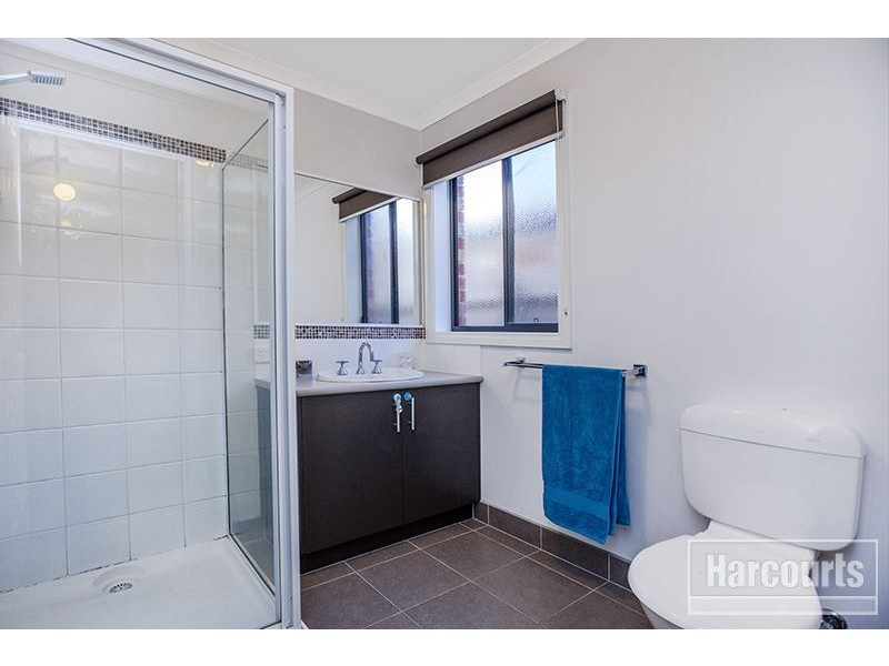 16 Grand Central Boulevard, Pakenham VIC 3810