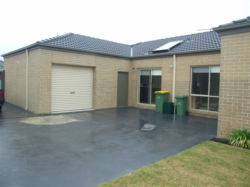 23 Joseph Banks Drive, Pakenham VIC 3810