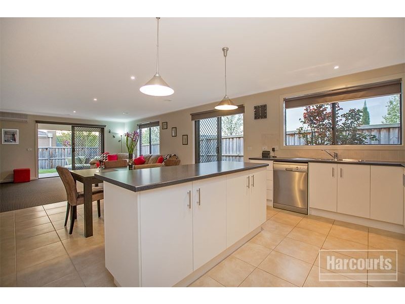 19 Wedgewood Drive, Pakenham VIC 3810