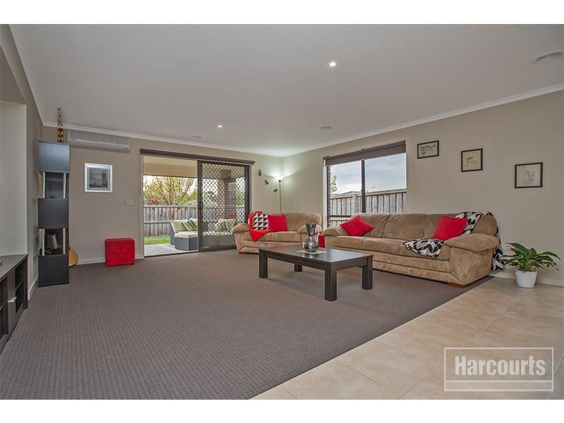 19 Wedgewood Drive, Pakenham VIC 3810