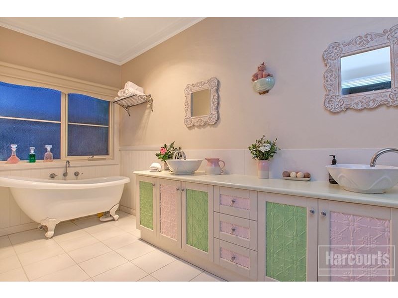 48 Livingstone Boulevard, Pakenham VIC 3810