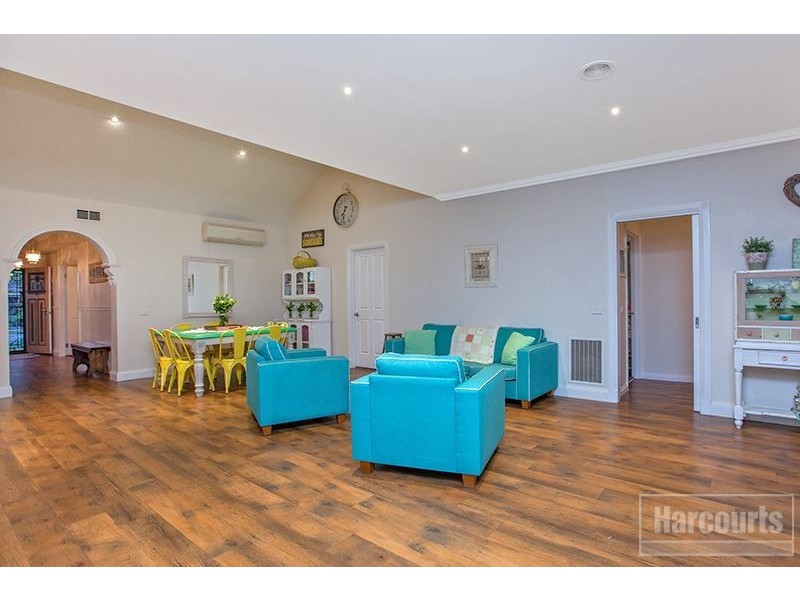 48 Livingstone Boulevard, Pakenham VIC 3810