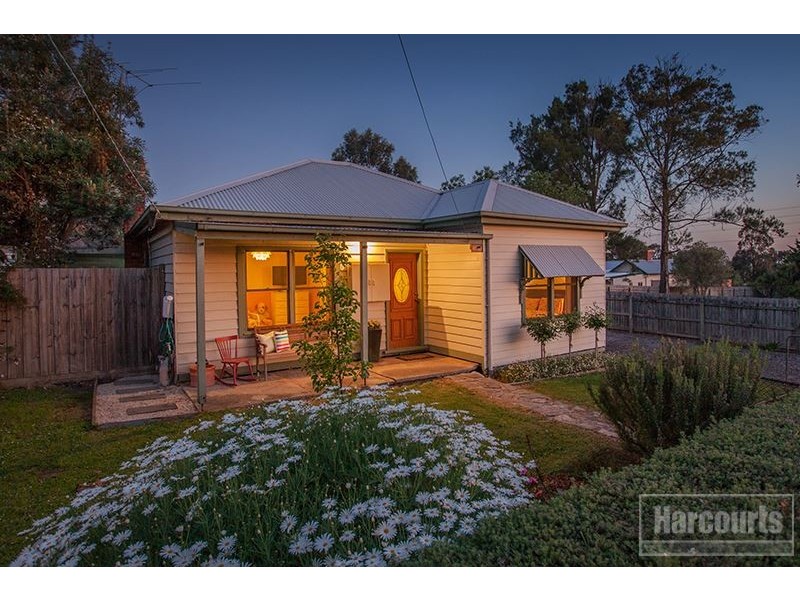 2 Campbell Street, Garfield VIC 3814