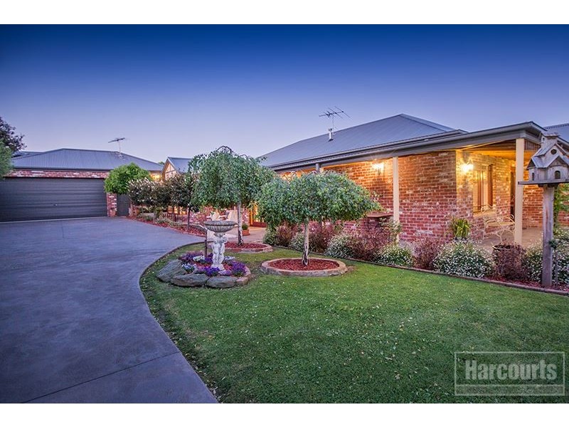 14 Livingstone Boulevard, Pakenham VIC 3810