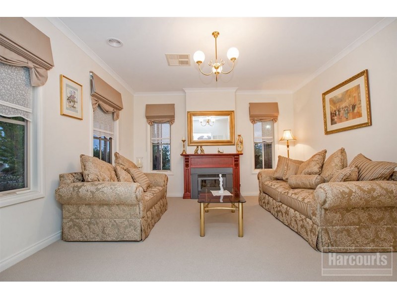 2 Banks Road, Pakenham VIC 3810